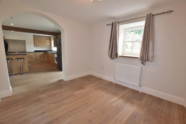 3 bed Terraced to rent Image 8