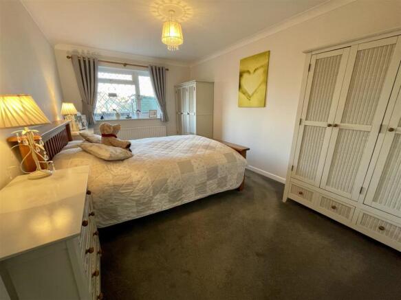 6. bed2.jpg