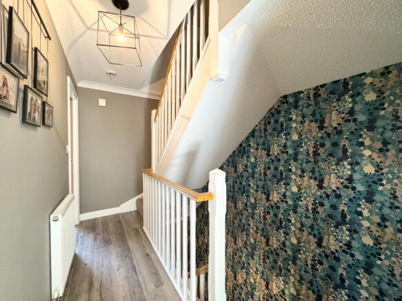 3 bed Town House for sale Image 8