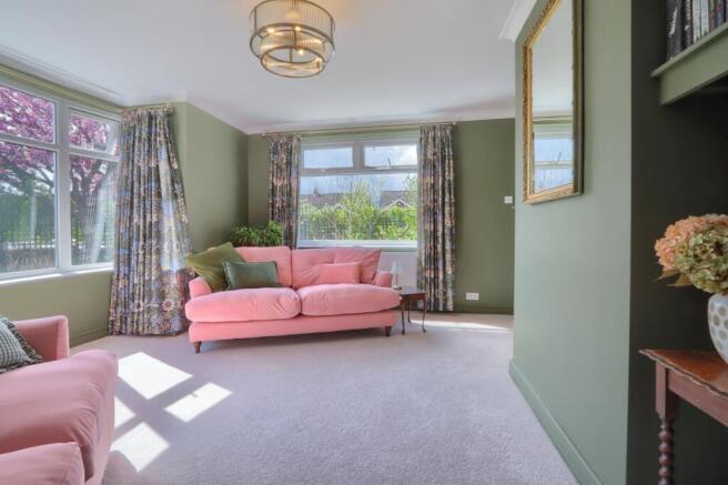 4 bed Detached for sale Image 11