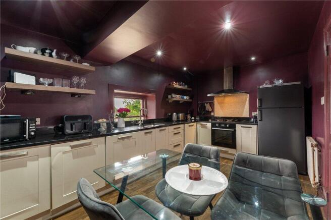2 bed Apartment for sale Image 8