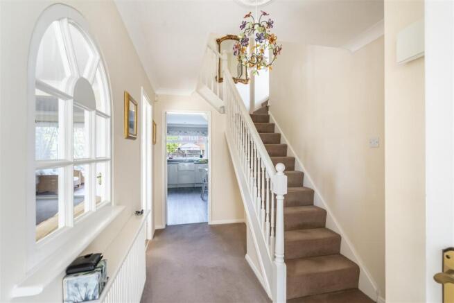 4 bed Detached for sale Image 11