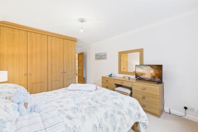 2 bed Ground Flat for sale Image 12