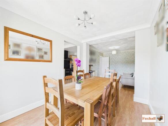 Snug / Dining Room
