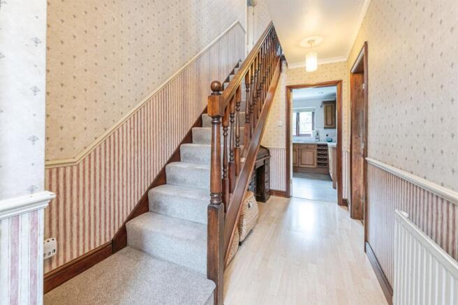 4 bed Detached for sale Image 9