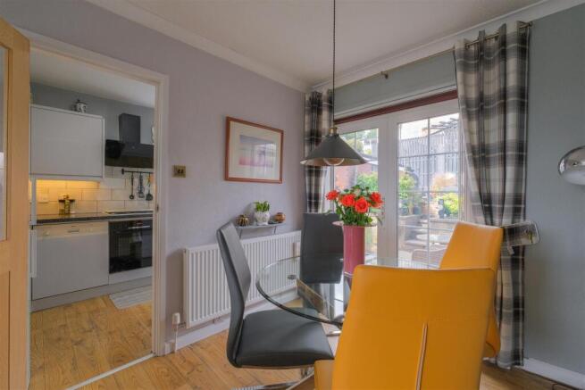 3 bed Town House for sale Image 8
