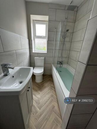 2 bed Terraced to rent Image 11