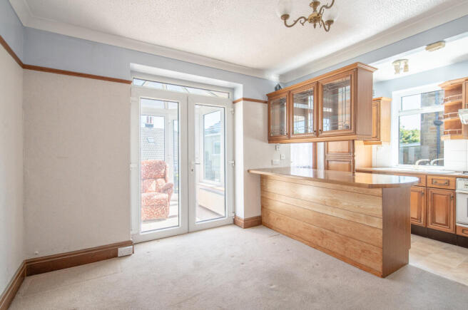 4 bed Semi-Detached for sale Image 4