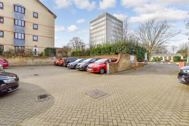 Driveway/Parking