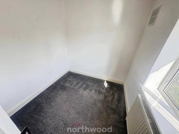 3 bed Terraced to rent Image 12