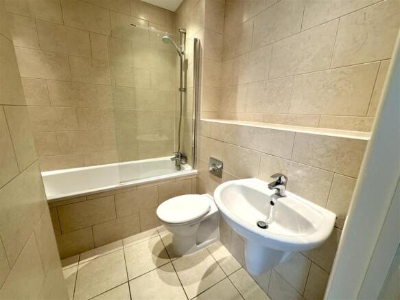 1 bed Apartment to rent Image 5