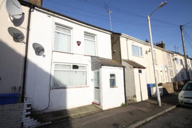 Well-Presented Two-Bedroom Terraced House in Sitt