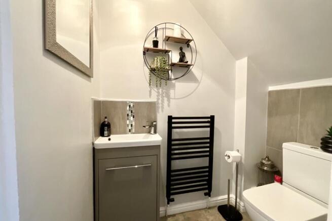 4 bed Detached for sale Image 7