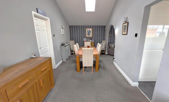 3 bed Detached Bungalow for sale Image 5