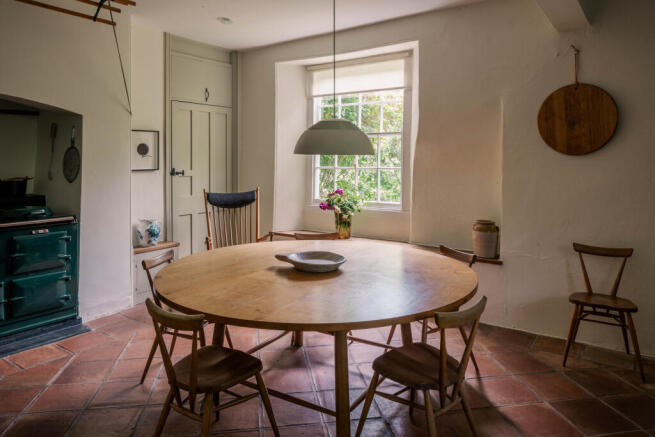 296415 - JAYS 2-2.jpg