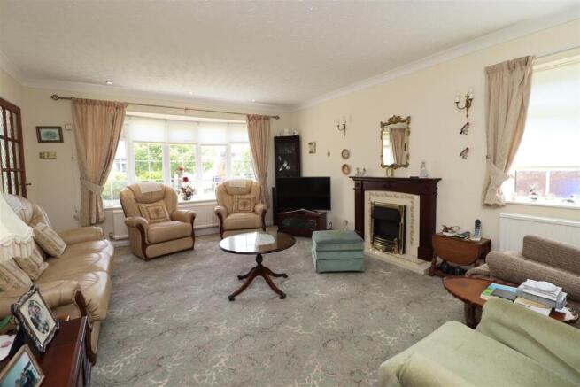 3 bed Detached Bungalow for sale Image 4