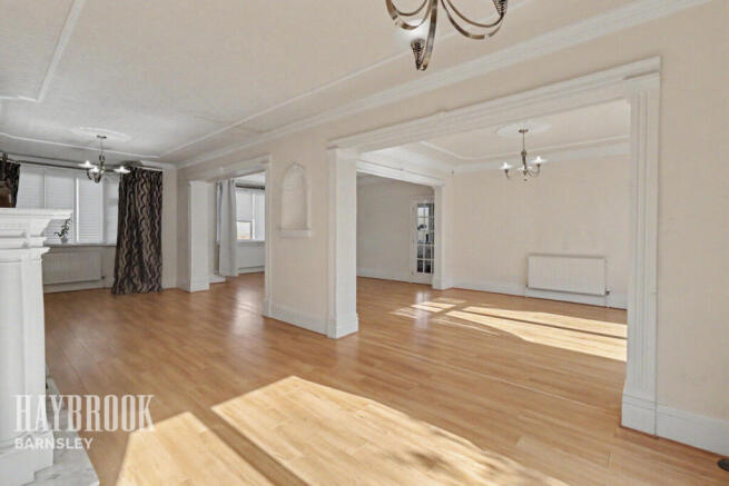 4 bed Detached for sale Image 9