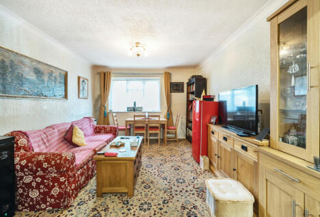 Chatsworth Place, Mitcham, CR4