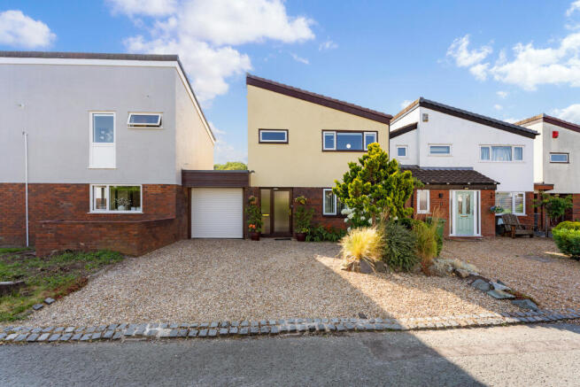 8 BEESTON CLOSE-21.jpg