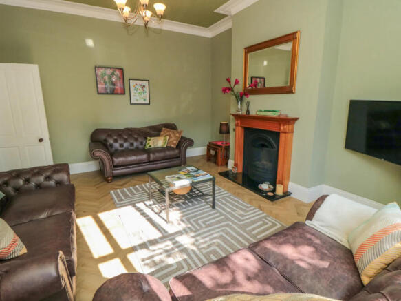 6 bed Terraced for sale Image 8