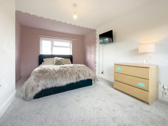 3 bed Terraced to rent Image 9