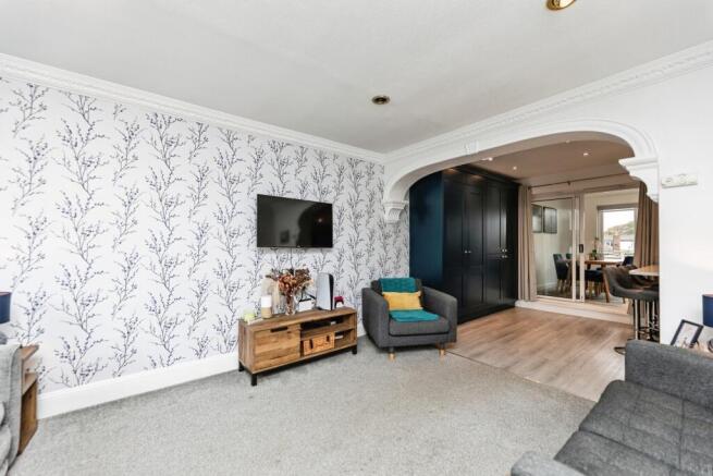 3 bed Semi-Detached for sale Image 6