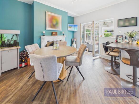 CAM04378G0-PR0396-STILL015.jpg