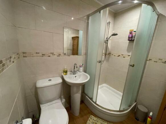 49 leeming shower room.jpg