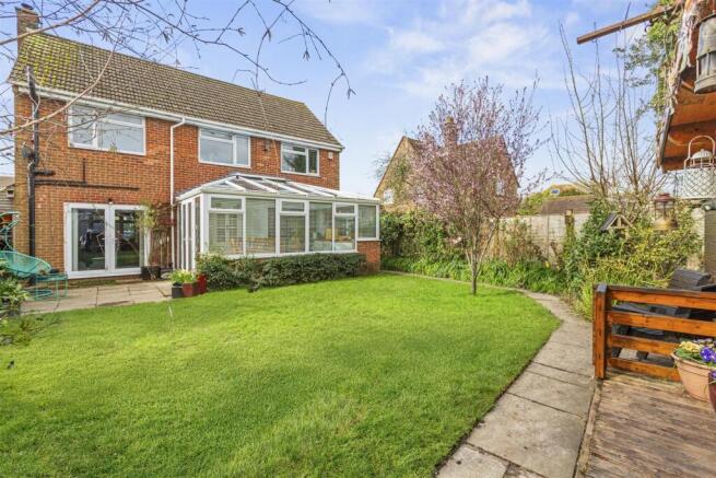 5 Copners Drive, HP15 6SG.-3.jpg