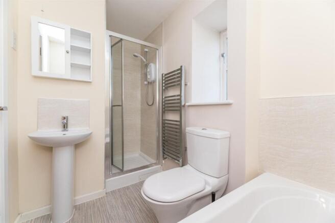 3 bed Town House for sale Image 5