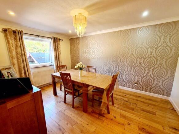 Dining room/Be...