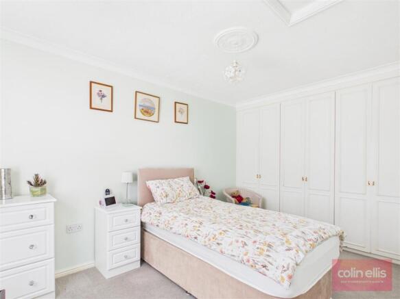 1 bed Semi-Detached Bungalow for sale Image 6