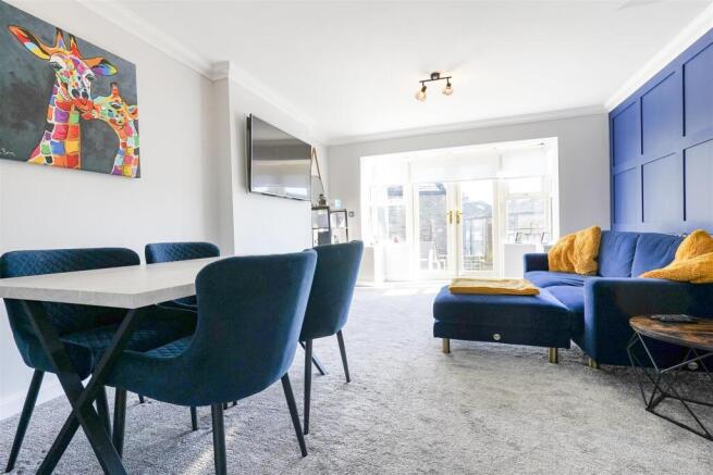 3 bed Town House for sale Image 5