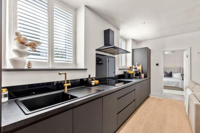 2 bed Flat for sale Image 6