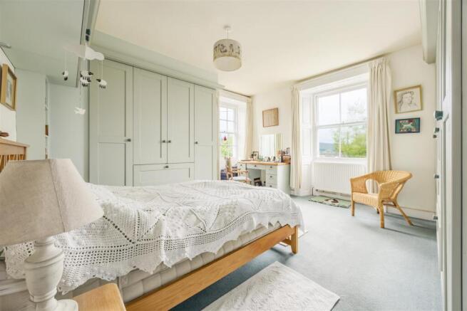 4 bed Detached for sale Image 10