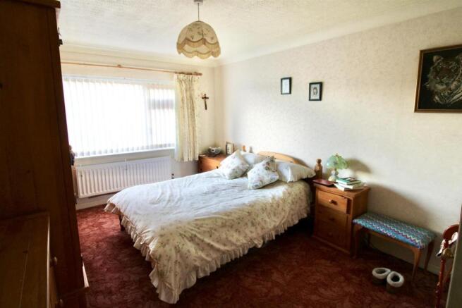 Bed 1.jpg