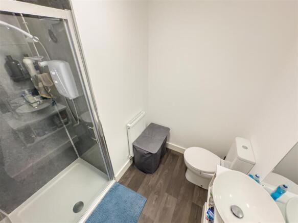 3 bed Terraced for sale Image 12