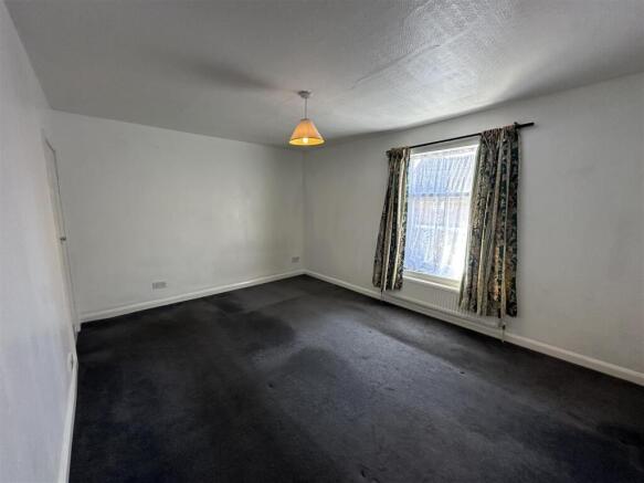 3 bed Terraced for sale Image 9