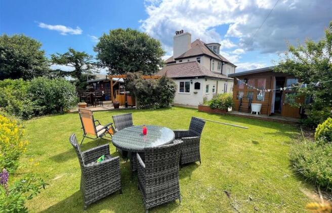 4 bed Detached for sale Image 7