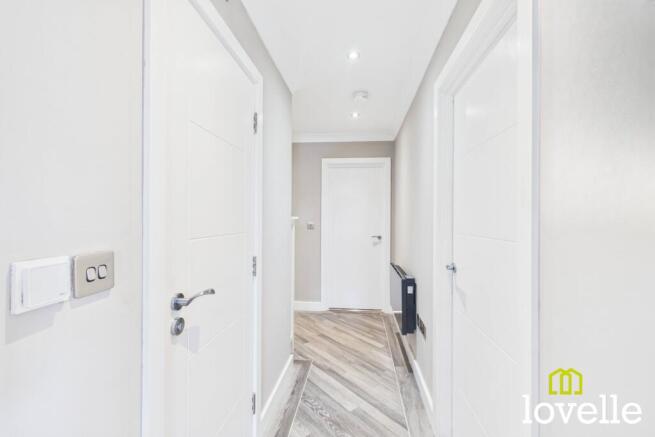 2 bed Flat for sale Image 6