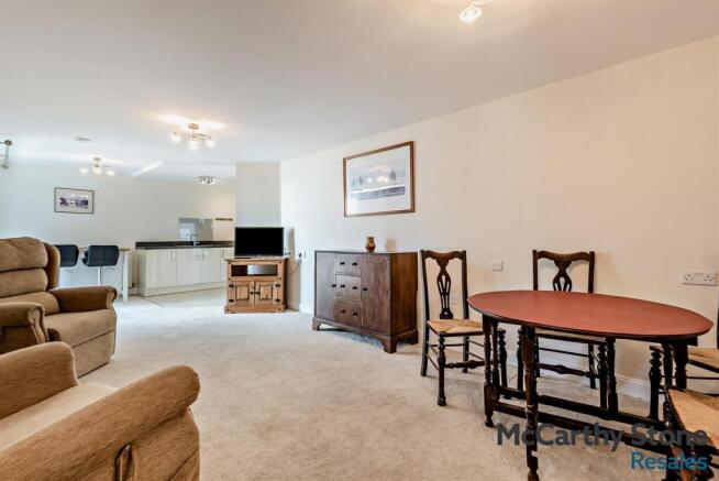 8681403-interior03-800.jpg