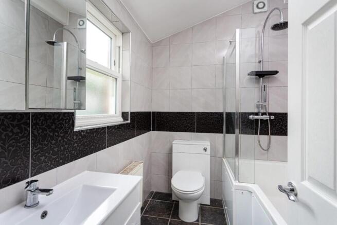 2 bed Terraced to rent Image 7