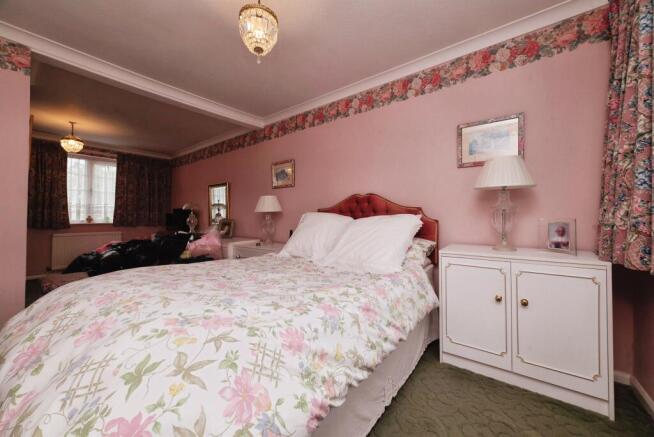 3 bed Semi-Detached for sale Image 11