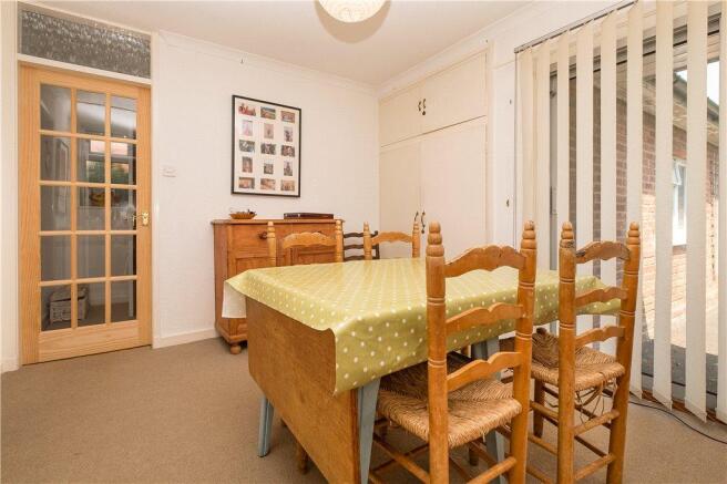 04 Dining Room