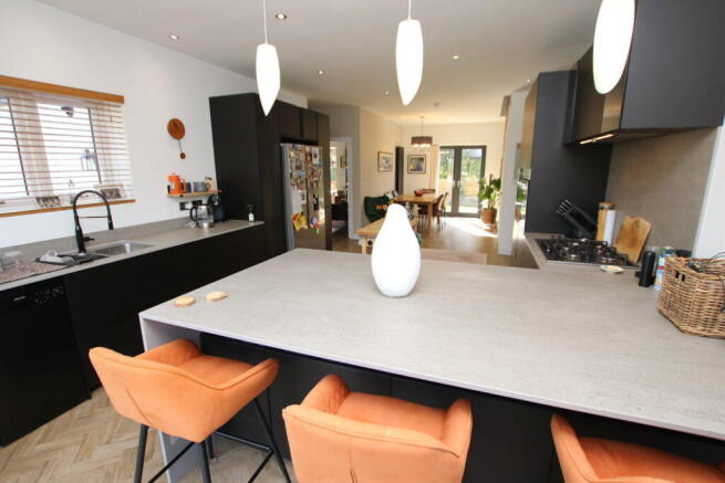 4 bed Detached Bungalow for sale Image 6