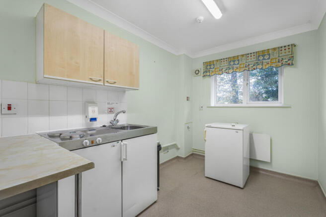 Manor Road, Brackley, Northamptonshire, NN13 photo 4