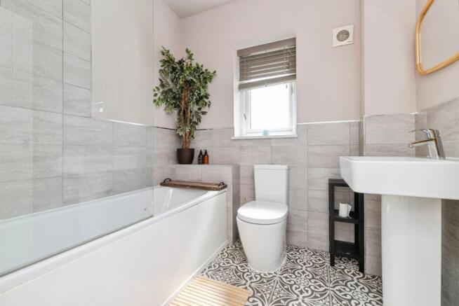 4 bed Detached for sale Image 12