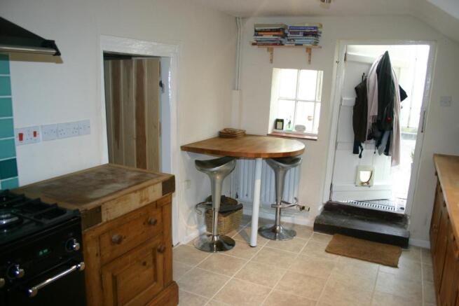 Pine View-kitchenx2.