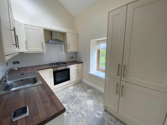 KITCHEN 1.jpg