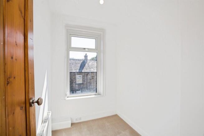 3 bed Terraced for sale Image 12